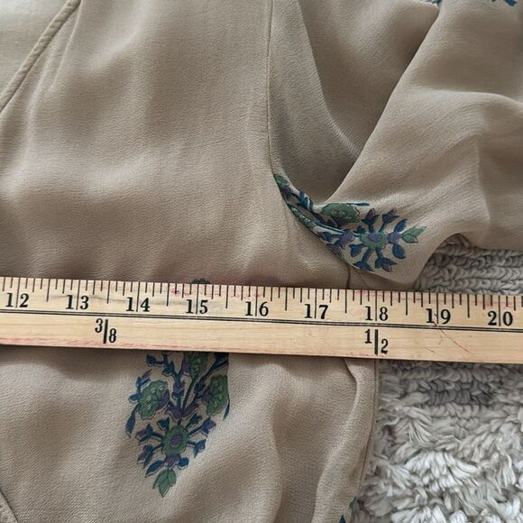 Free People Janpath Romper Shorts Jumpsuit Long Bell Sleeve Beige Blue Floral SP - Picture 10 of 12